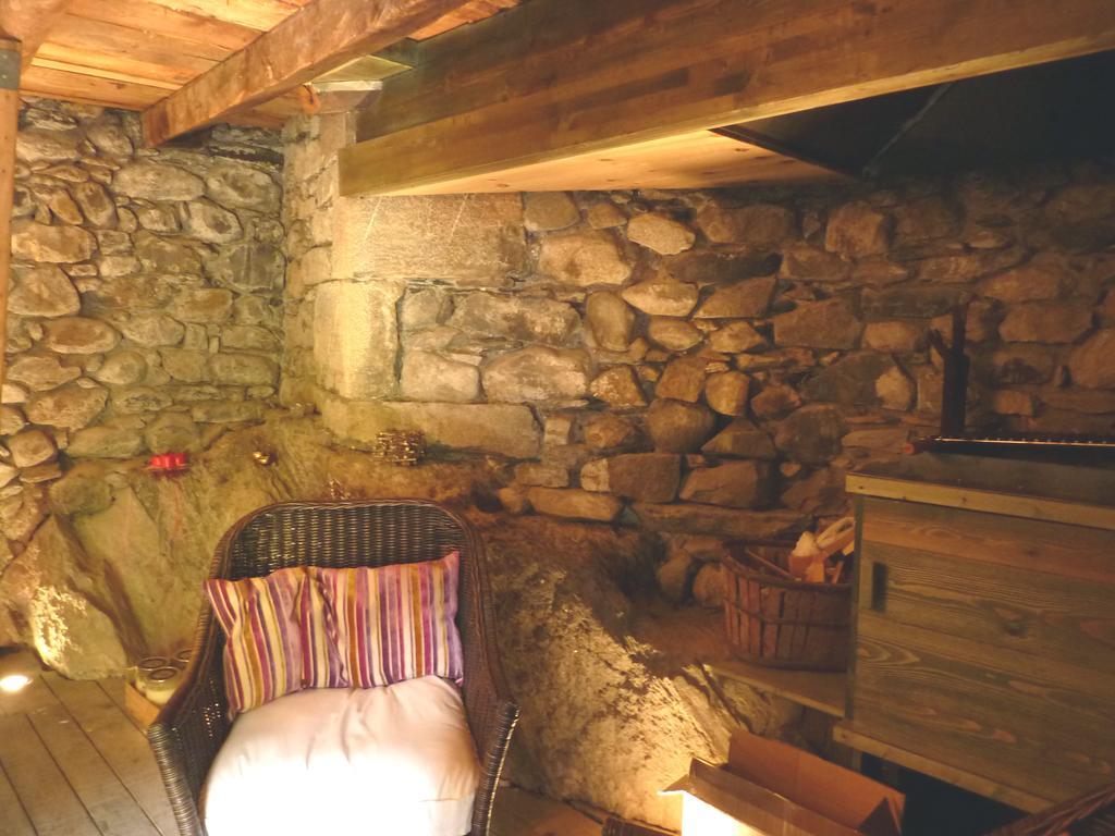 La Borda Del Zarrastiecho Villa Sallent De Gallego Ruang foto