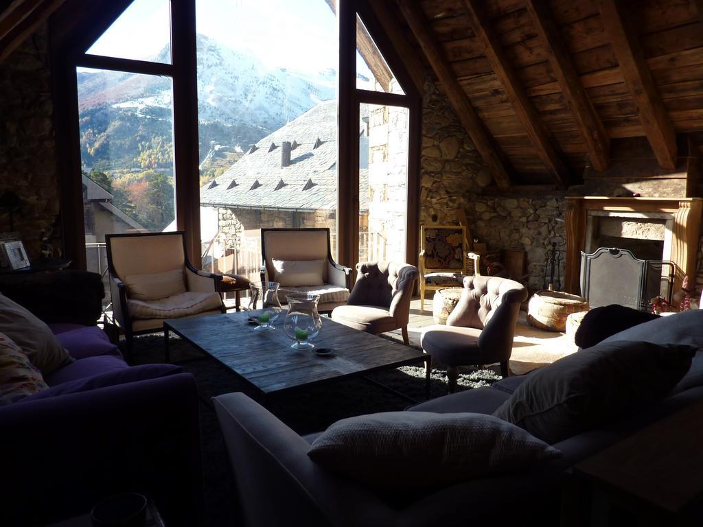 La Borda Del Zarrastiecho Villa Sallent De Gallego Ruang foto