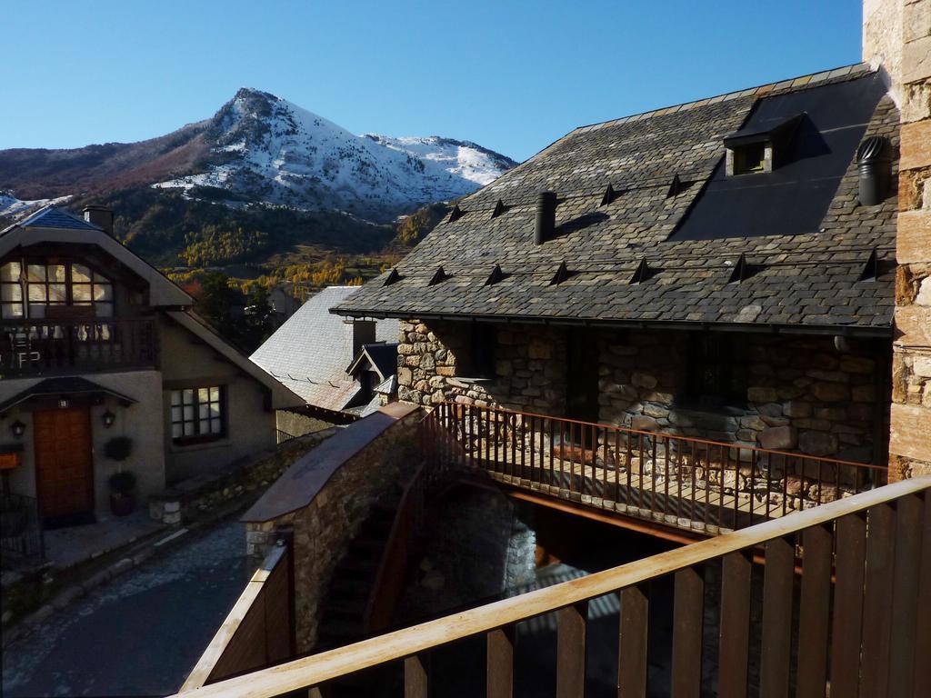 La Borda Del Zarrastiecho Villa Sallent De Gallego Ruang foto